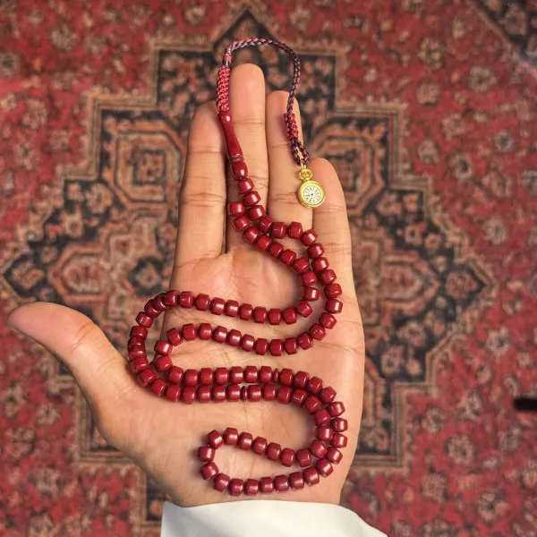 مسباح بكلايت – أحمر غامق، شرابة كريمية