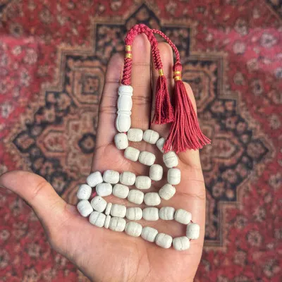 مسباح كبد الحوت – عاجي، شرابة عنابية